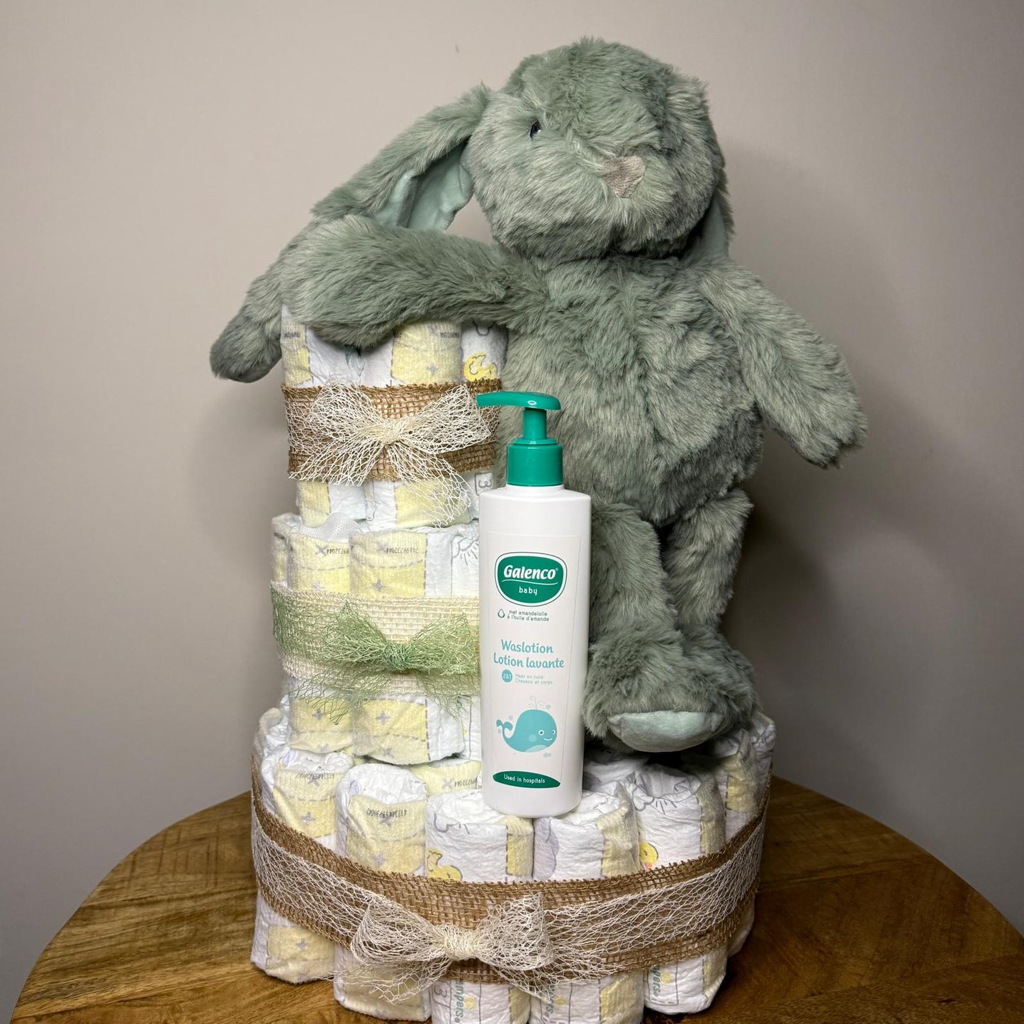 Pampertaart met knuffel en waslotion Galenco