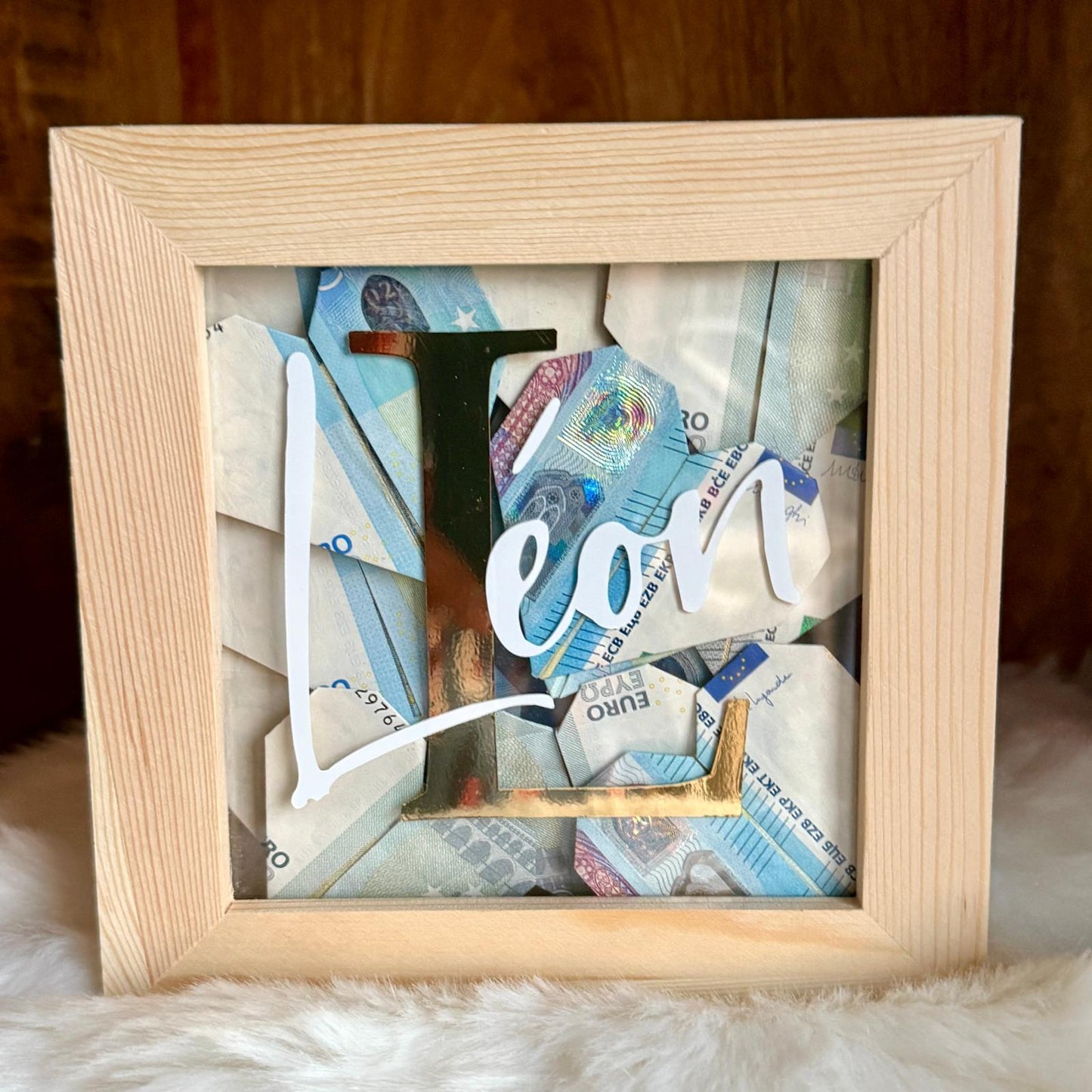 Gepersonaliseerde spaarpot grenenhout met plexi